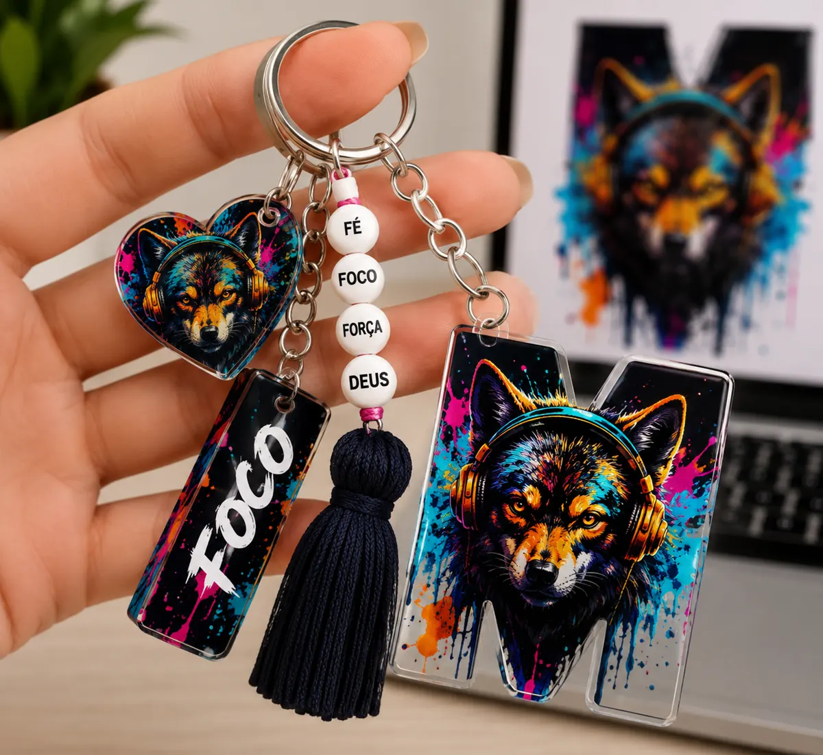 Chaveiros personalizados com lobo e frases